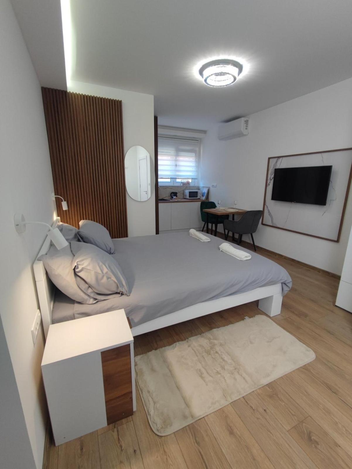 Apartmani Happy House Surčin Esterno foto