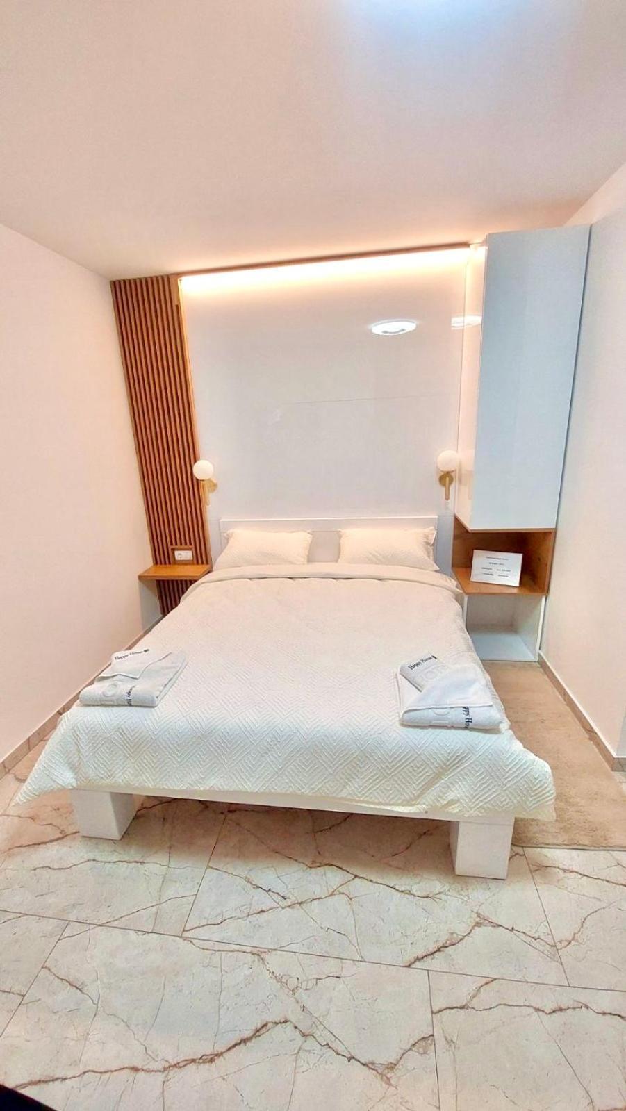 Apartmani Happy House Surčin Esterno foto